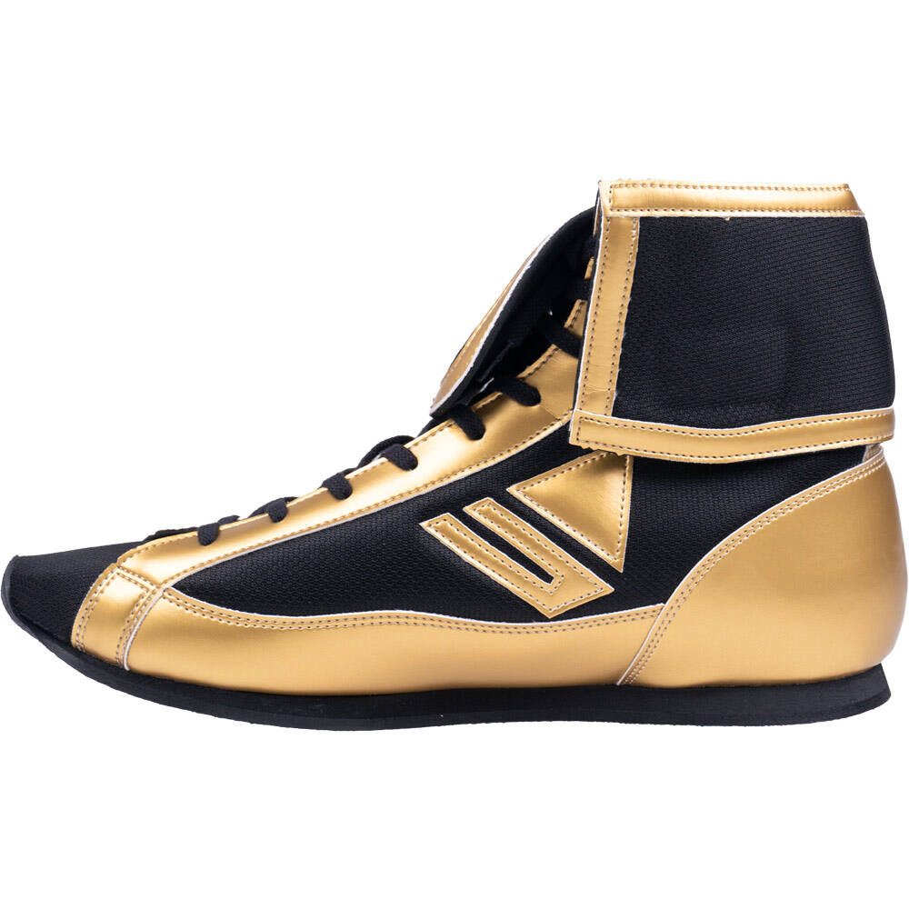 Winning short-cut boxing boots in metallic gold and black detail view