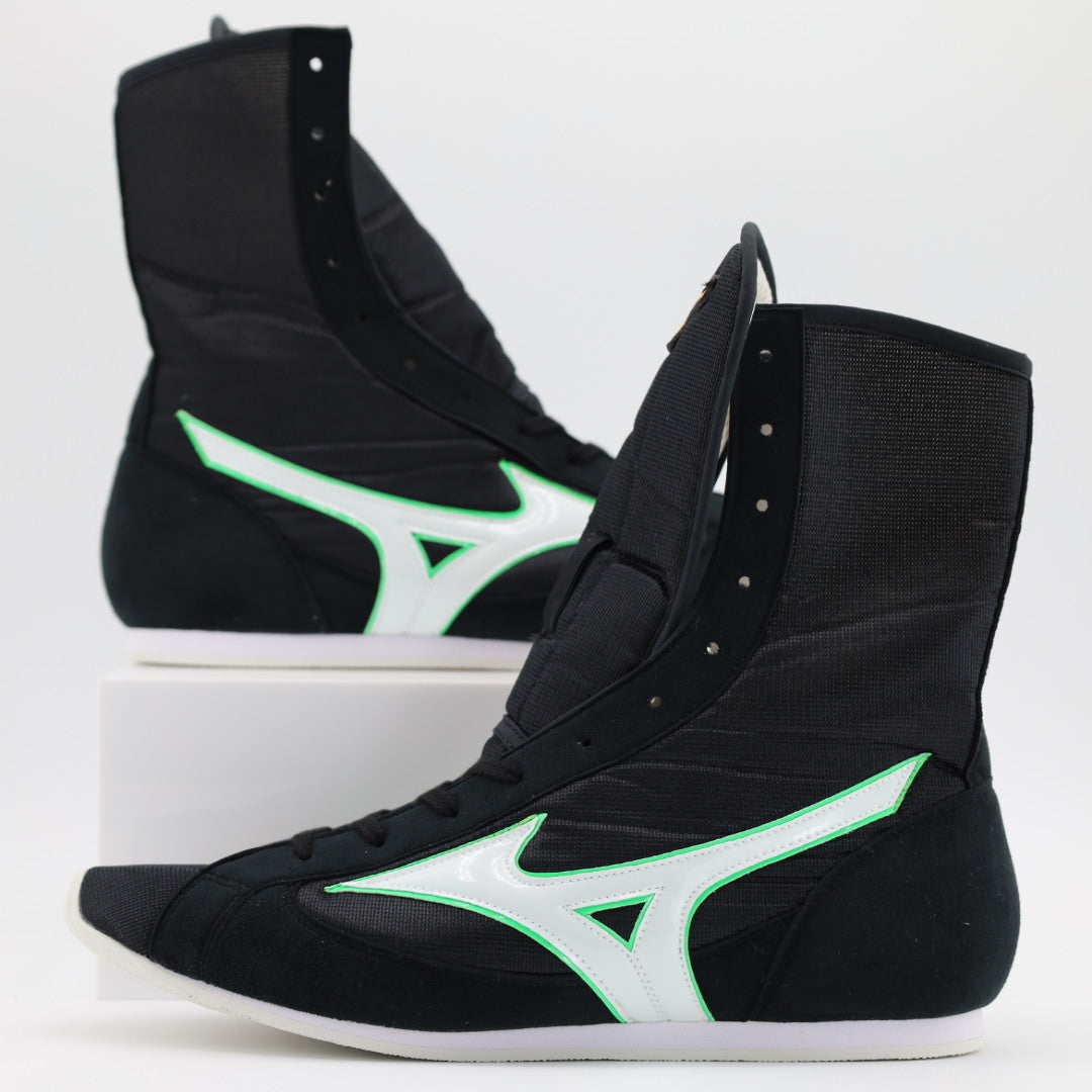 Mizuno High-Cut boxing boots in black with white and green logo, tall boot silhouette